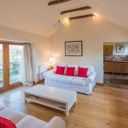 Whitley Coach House Villa Exterior photo