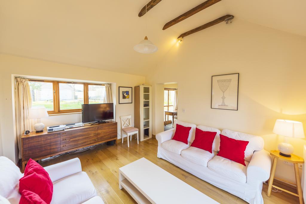 Whitley Coach House Villa Exterior photo